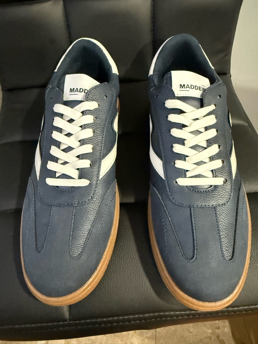 Steve Madden Navy Blue and White Men’s Low-Top Sneakers with Gum Sole Sz 11